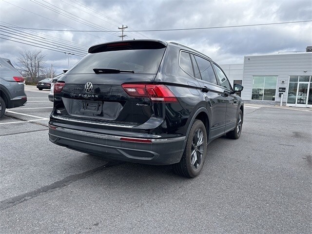 2022 Volkswagen Tiguan SE photo 2