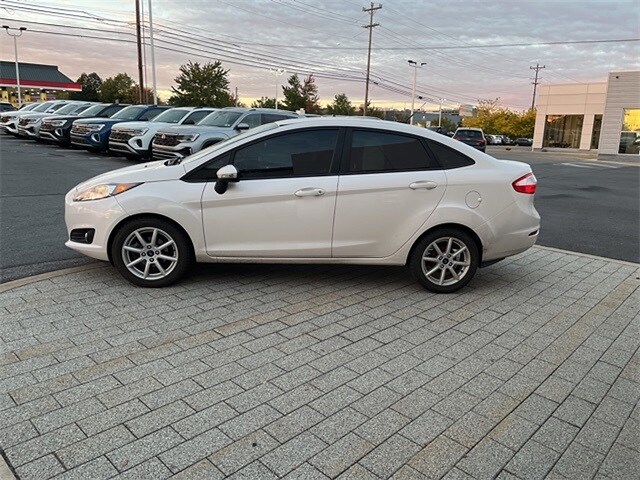 2016 Ford Fiesta SE photo 4