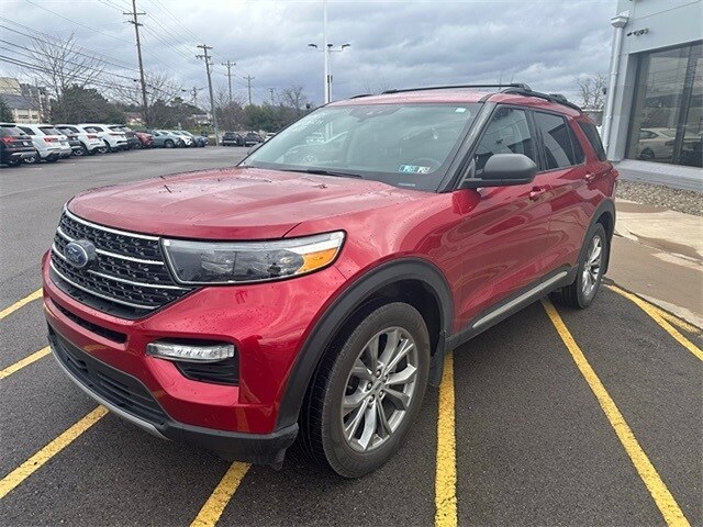 2021 Ford Explorer XLT photo 2