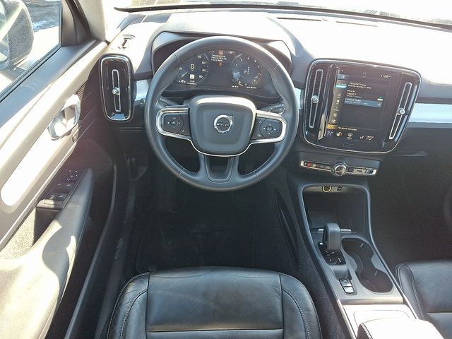 2022 Volvo XC40 Momentum - Photo 10