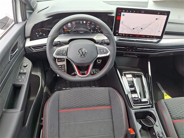 2025 Volkswagen Golf GTI SE photo 2