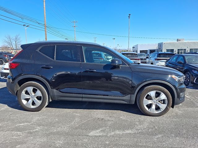2022 Volvo XC40 Momentum - Photo 7