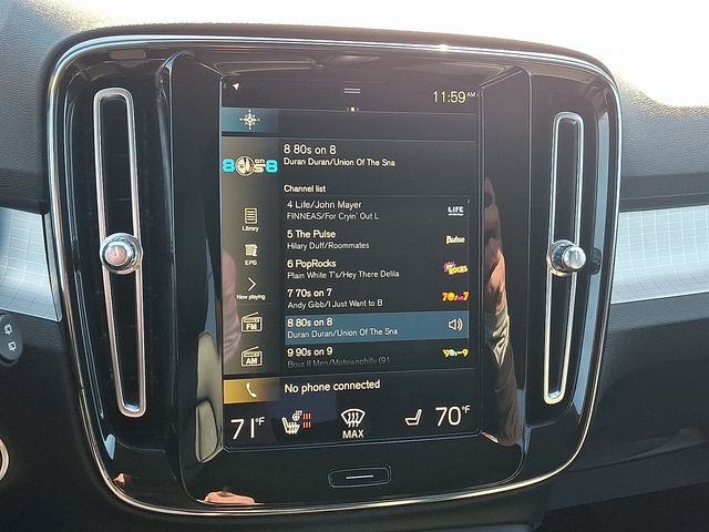 2022 Volvo XC40 Momentum - Photo 11