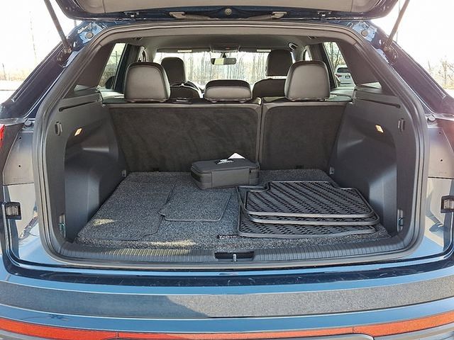 2022 Volkswagen Atlas Cross Sport SE w/Tech - Photo 29