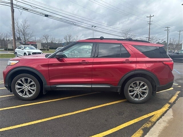 2021 Ford Explorer XLT photo 3