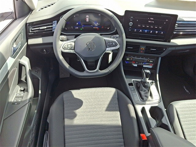 2025 Volkswagen Jetta 1.5T S photo 2