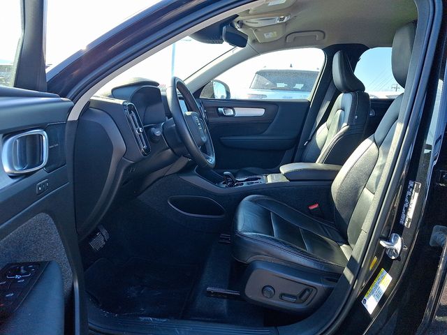 2022 Volvo XC40 Momentum - Photo 16