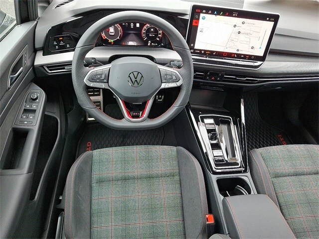 2025 Volkswagen Golf GTI S photo 2