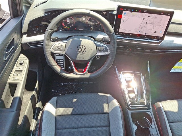 2025 Volkswagen Golf GTI Autobahn photo 2