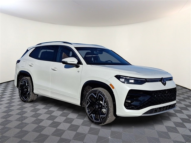 2026 Volkswagen Tiguan SEL R-LINE TURBO's photo