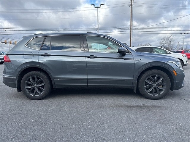 2022 Volkswagen Tiguan SE photo 2