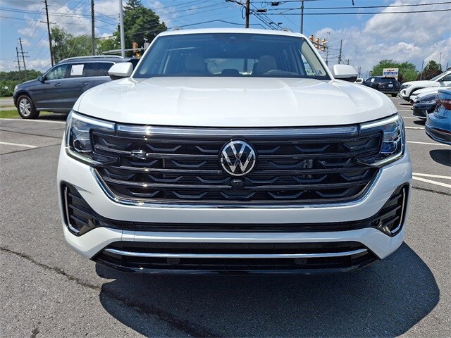 2025 Volkswagen Atlas SEL Premium R-Line photo 3