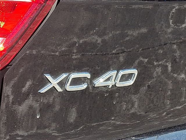 2022 Volvo XC40 Momentum - Photo 35