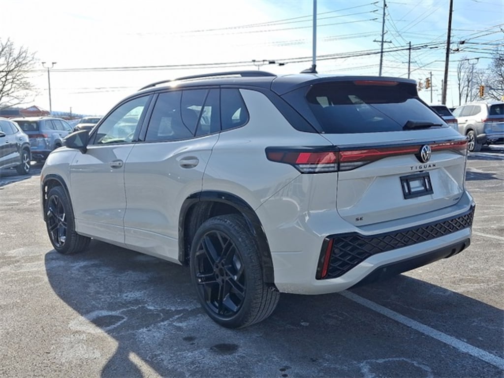 New 2026 Volkswagen Tiguan 2.0T SE R-Line Black SUV