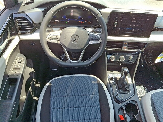 2025 Volkswagen Taos S photo 2