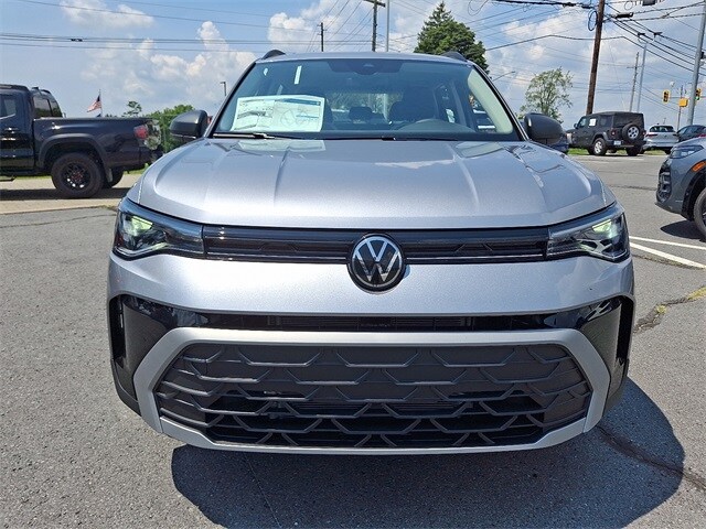 2025 Volkswagen Taos S photo 4