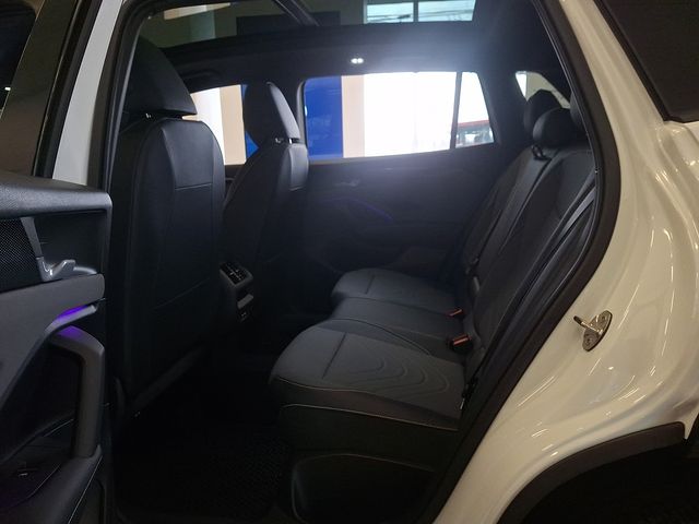 2026 Volkswagen Tiguan SE R-LINE BLACK - Photo 10