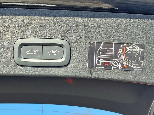 2022 Volvo XC40 Momentum - Photo 33