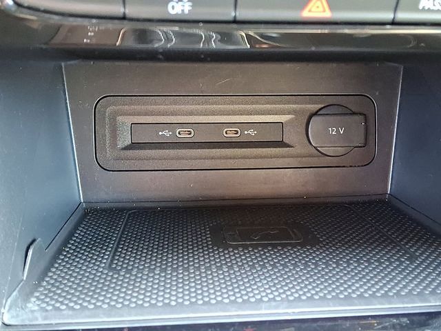 2022 Volkswagen Atlas Cross Sport SE w/Tech - Photo 25