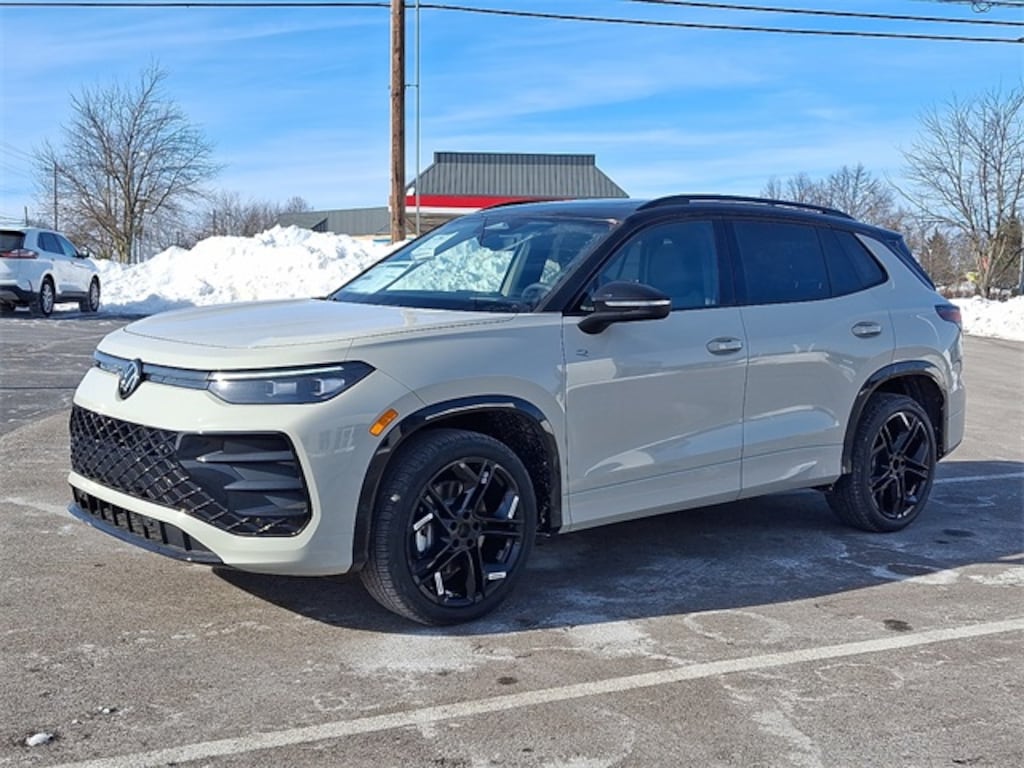 New 2026 Volkswagen Tiguan 2.0T SE R-Line Black SUV