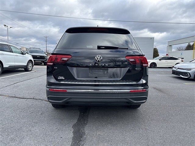 2022 Volkswagen Tiguan SE photo 3