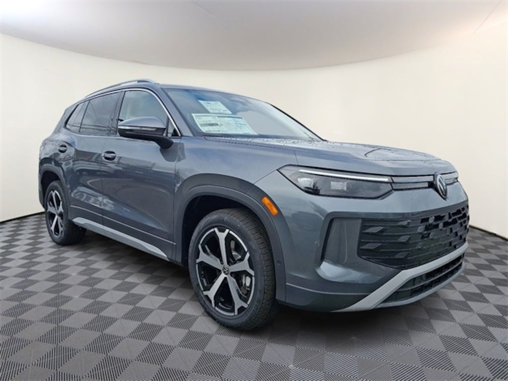 New 2025 Volkswagen Tiguan 2.0T SE SUV