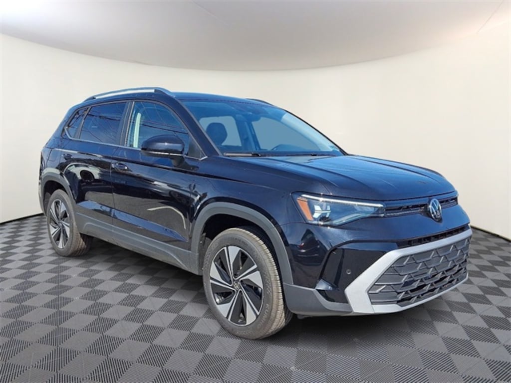 New 2025 Volkswagen Taos 1.5T SE SUV