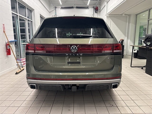 2025 Volkswagen Atlas Peak Edition SE photo 4