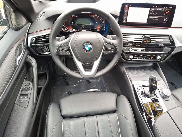 2023 BMW 5 Series 530i - Photo 11