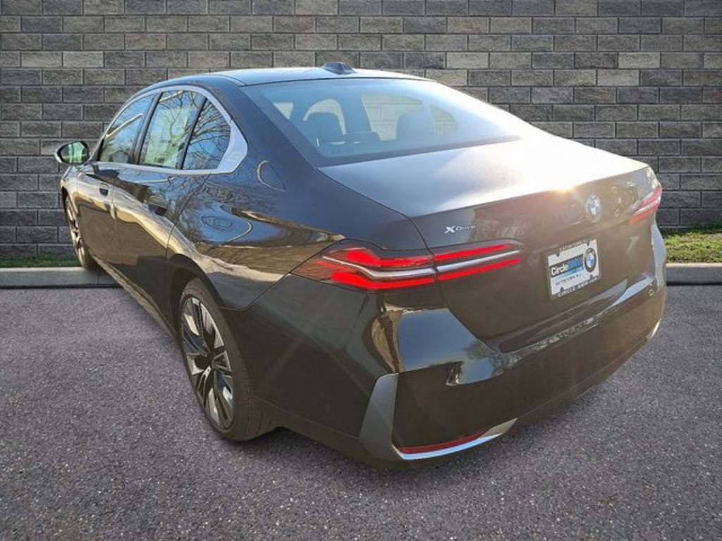 New 2026 BMW 530i xDrive Sedan