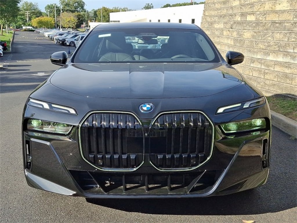 New 2026 BMW 750e xDrive Sedan