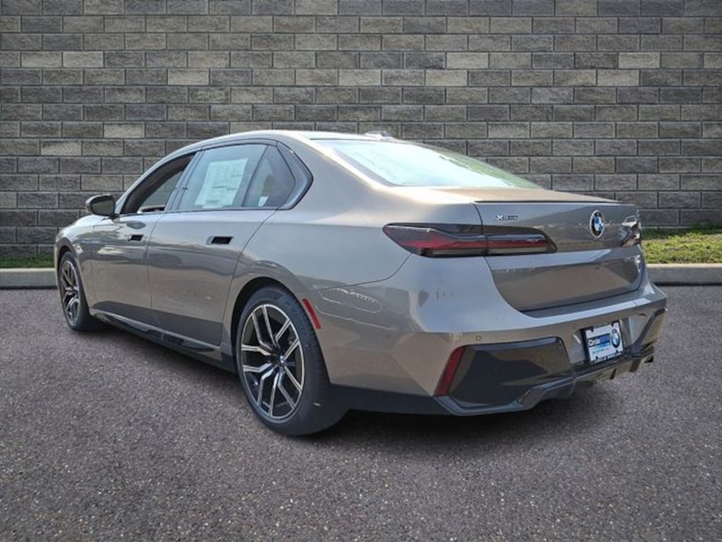 New 2026 BMW 740i xDrive Sedan