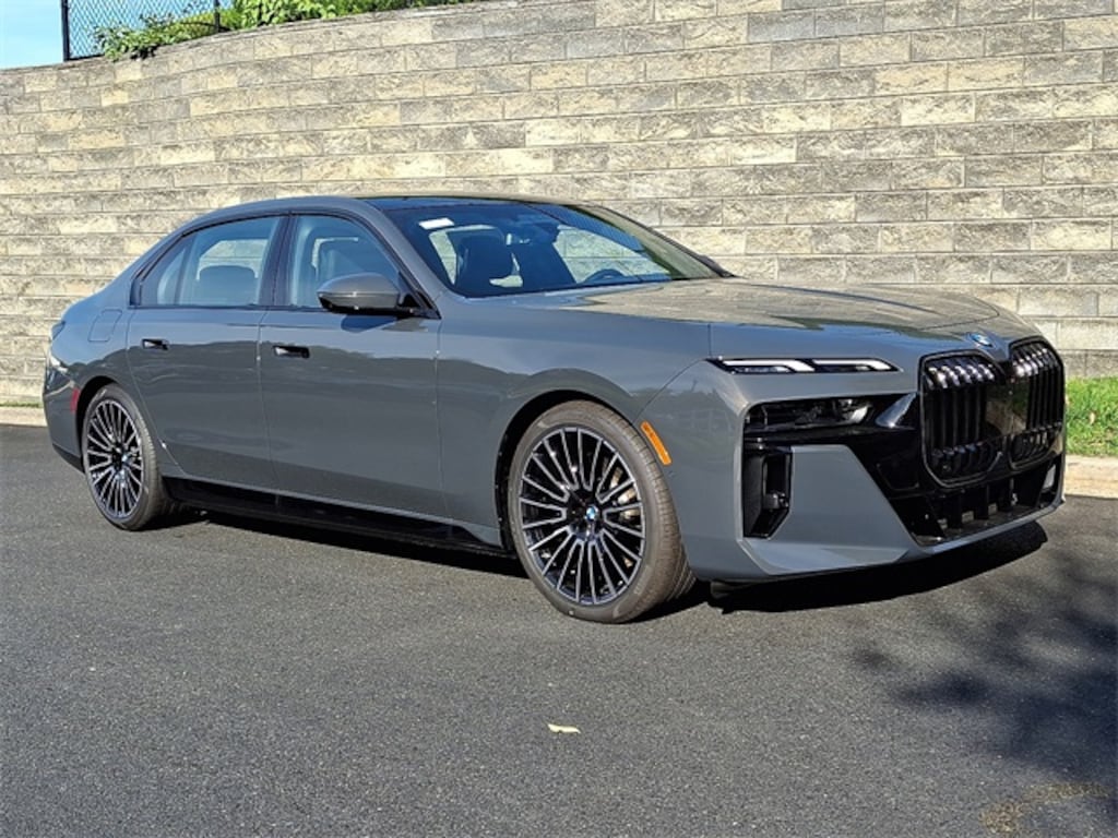 New 2026 BMW 750e xDrive Sedan