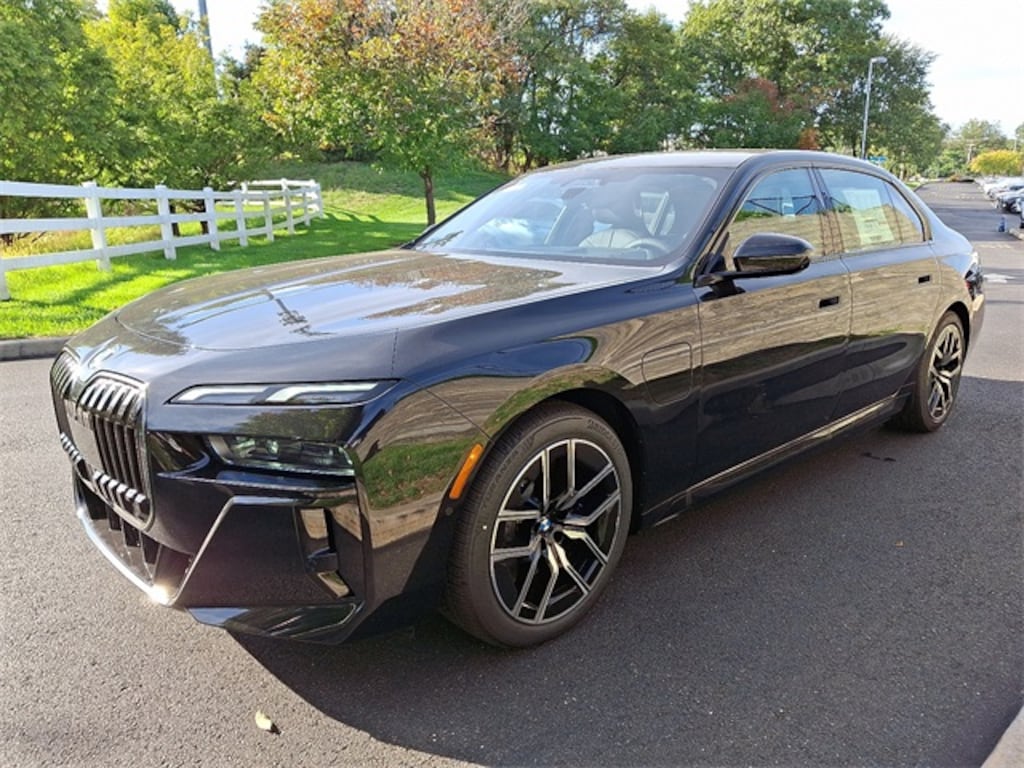New 2026 BMW 750e xDrive Sedan