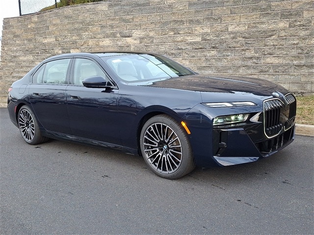 2026 BMW 740i Sedan 