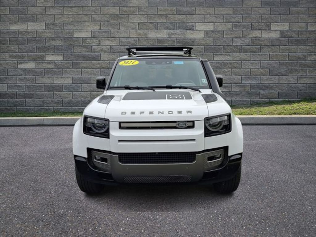 Used 2024 Land Rover Defender 90 X-Dynamic SE SUV