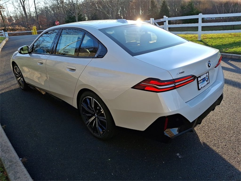 New 2026 BMW 540i xDrive Sedan
