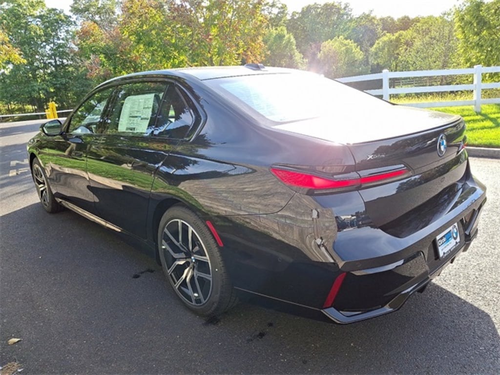 New 2026 BMW 750e xDrive Sedan