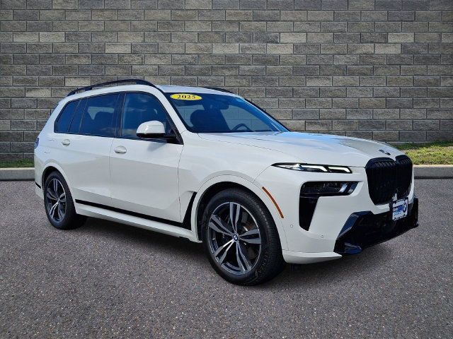 2025 BMW X7 40i