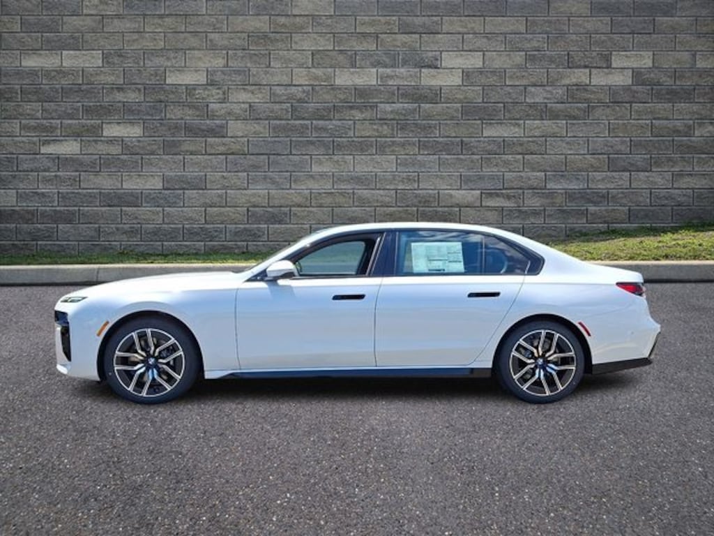 New 2026 BMW 740i xDrive Sedan