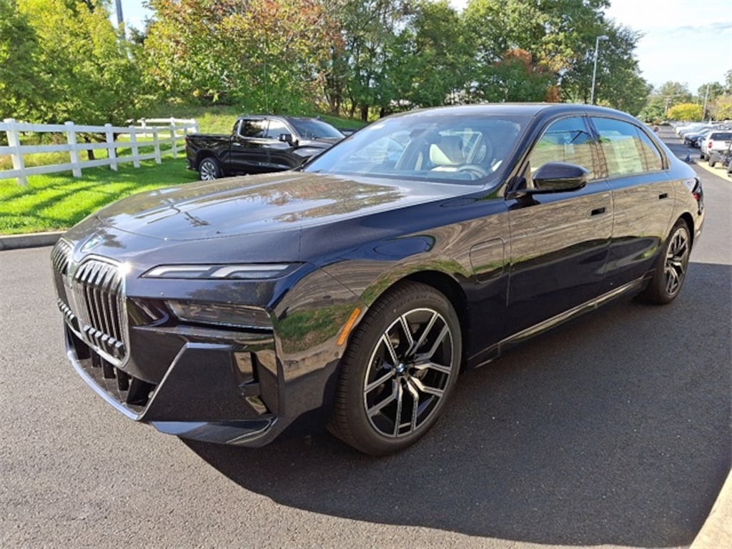 New 2026 BMW 750e xDrive Sedan