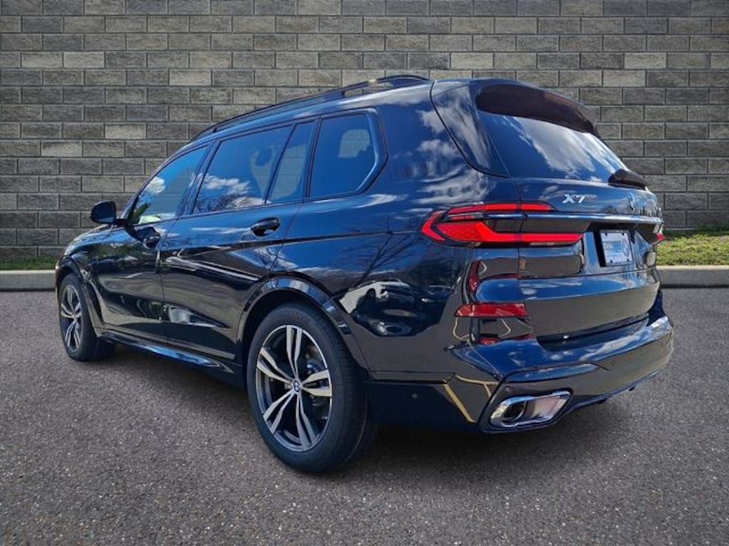 New 2026 BMW X7 xDrive40i SUV