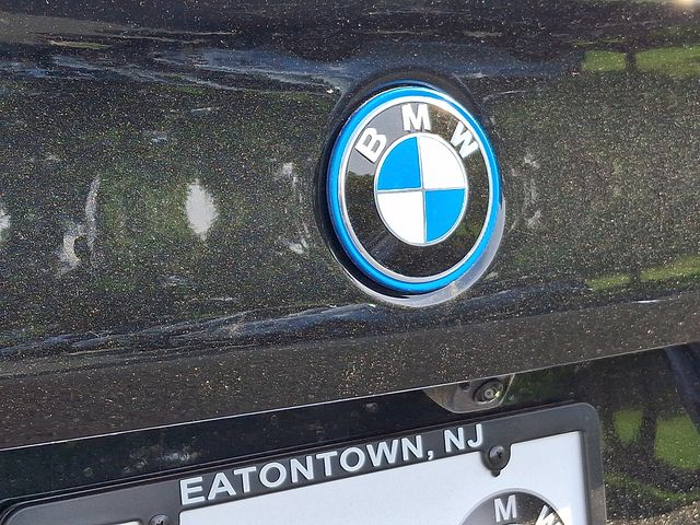 2027 BMW 5 Series 550e - Photo 25