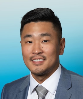 Staff member ANDREW KIM from ID_5c136eb72257
