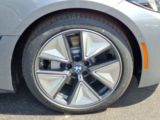 2026 BMW i4 40 - Photo 8
