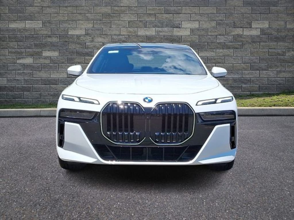New 2026 BMW 740i xDrive Sedan