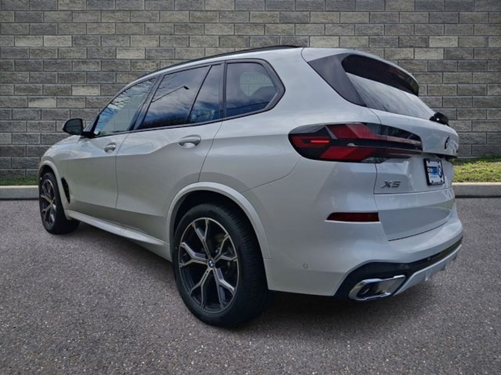 New 2026 BMW X5 xDrive40i SUV