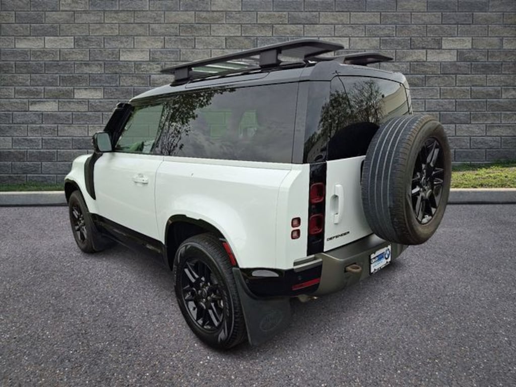 Used 2024 Land Rover Defender 90 X-Dynamic SE SUV
