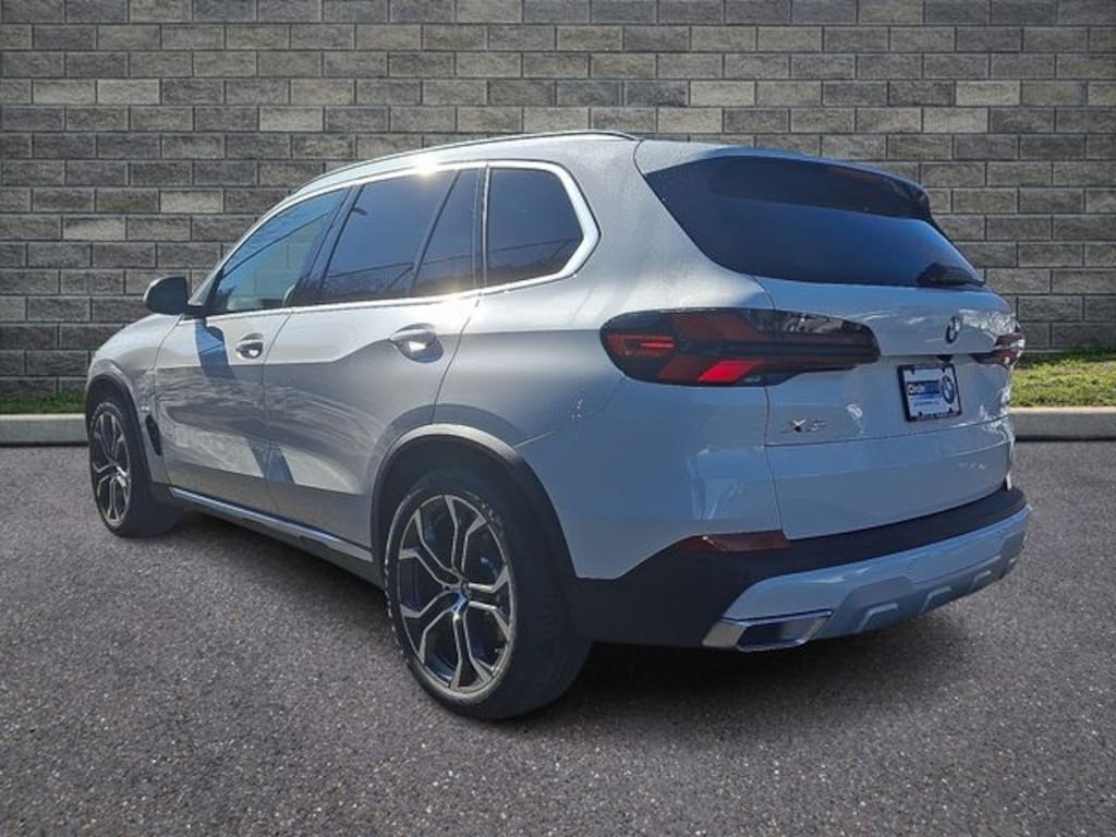 New 2026 BMW X5 xDrive40i SUV