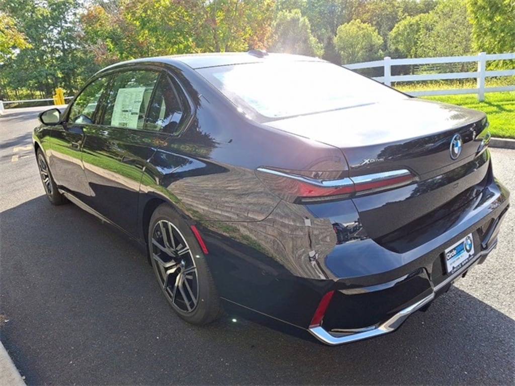 New 2026 BMW 750e xDrive Sedan